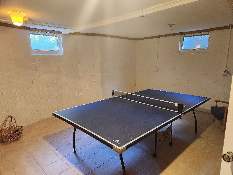 Common area - ping pong room