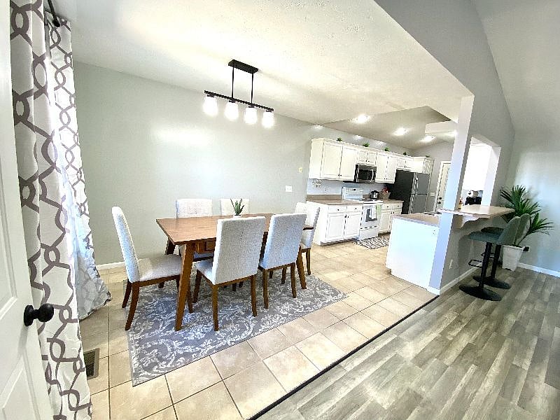 Furnished Finder property 429240_1 photo 7