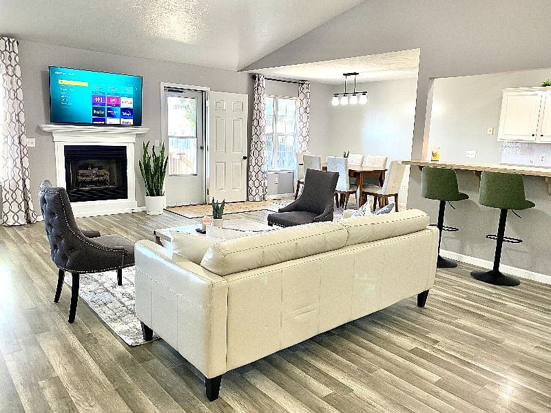 Furnished Finder property 429240_1 photo 1