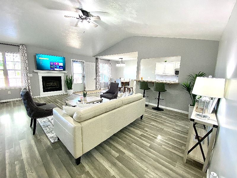 Furnished Finder property 429240_1 photo 11