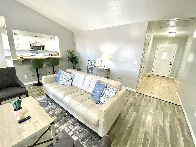 Furnished Finder property 429240_1 photo 12