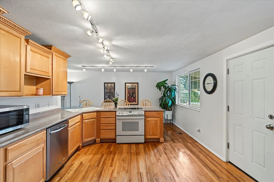 Furnished Finder property 429279_1 photo 3