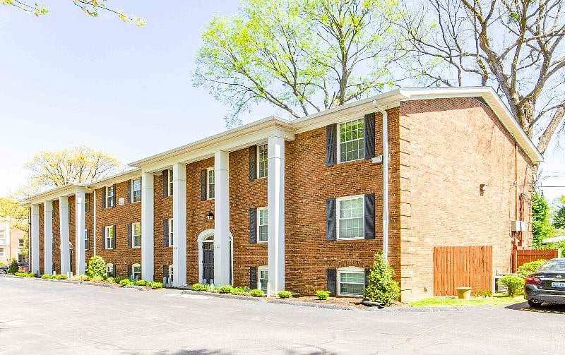 This condo building has 12 total units in the heart of Deer Park, highly sought-out Highlands neighborhood. 