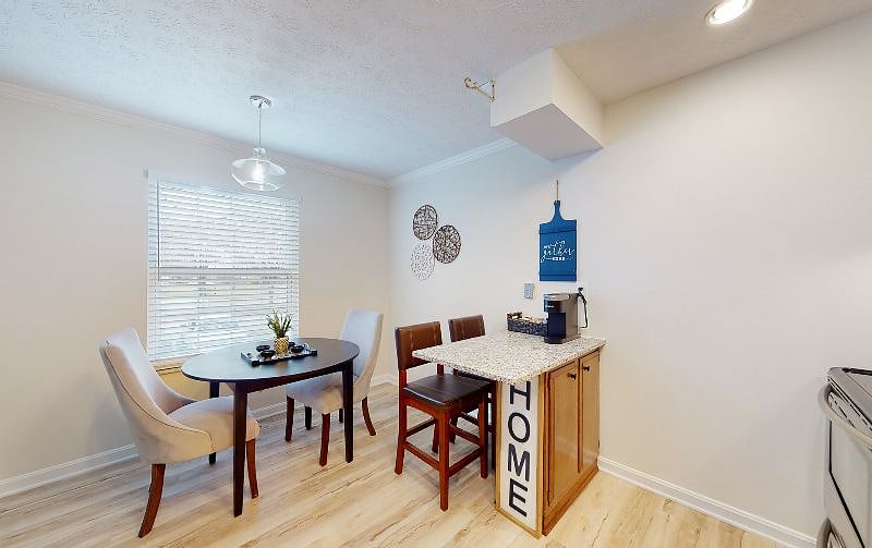 Furnished Finder property 429537_1 photo 3