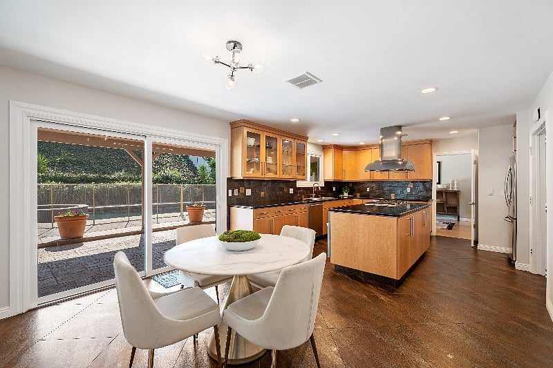Furnished Finder property 429582_1 photo 3
