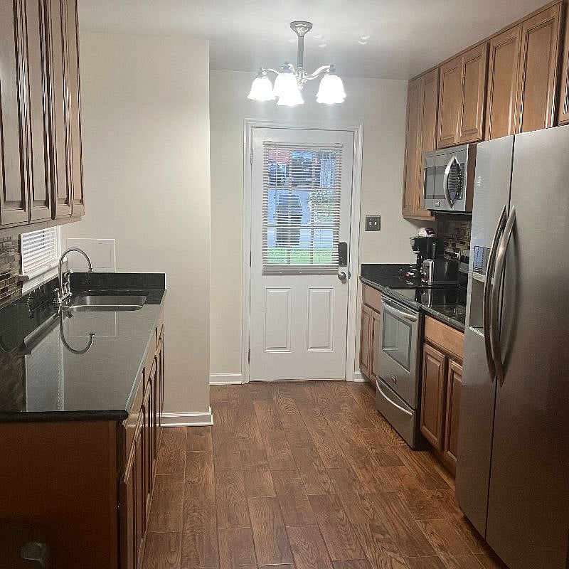 Furnished Finder property 429654_1 photo 13