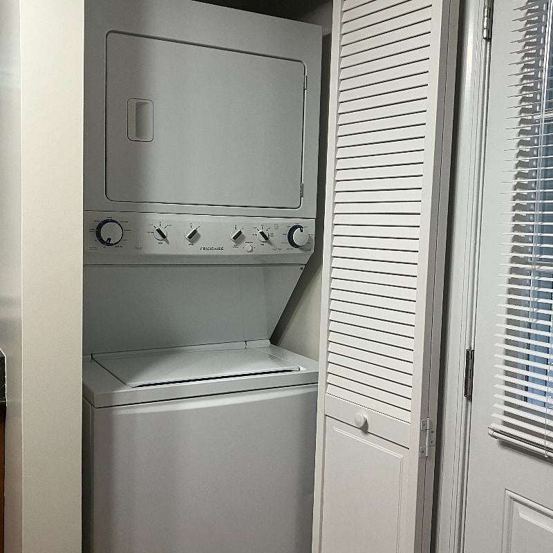 Furnished Finder property 429654_1 photo 17