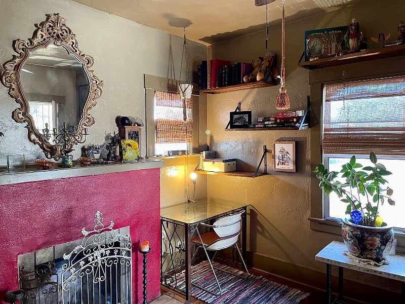 Front livingroom