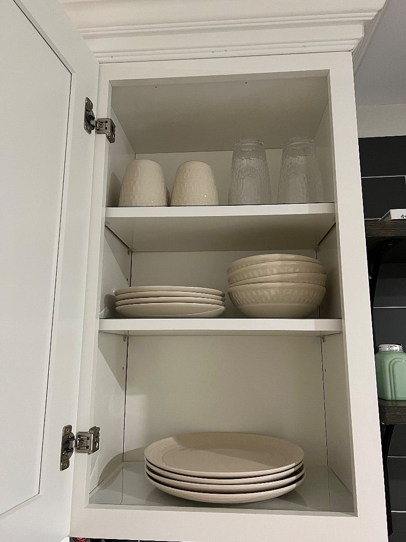 Plates, glasses, bowls, mugs