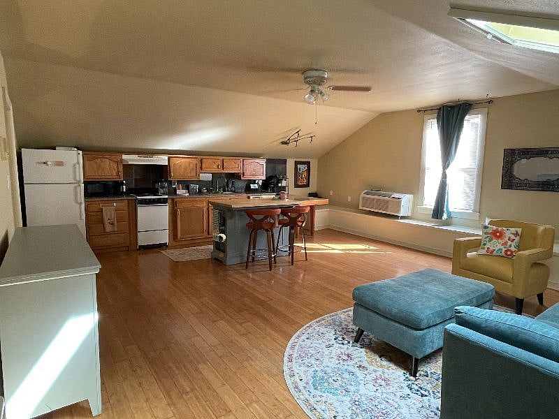 Furnished Finder property 429895_1 photo 3