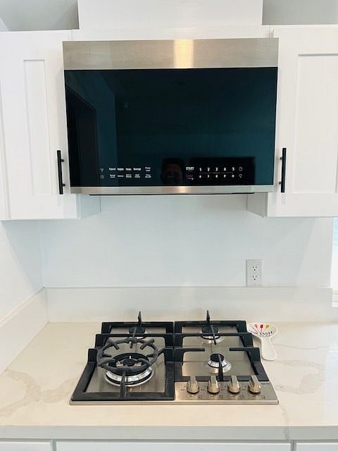 Cooktop and microwave