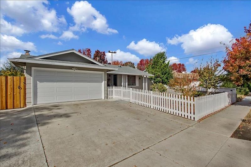 Furnished Finder property 429962_1 photo 3
