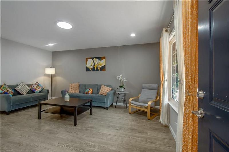 Furnished Finder property 429962_1 photo 8