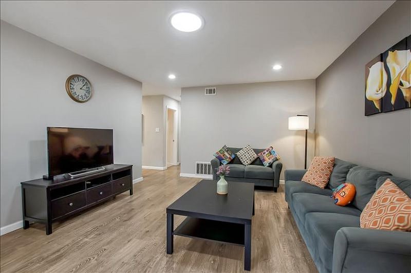 Furnished Finder property 429962_1 photo 12