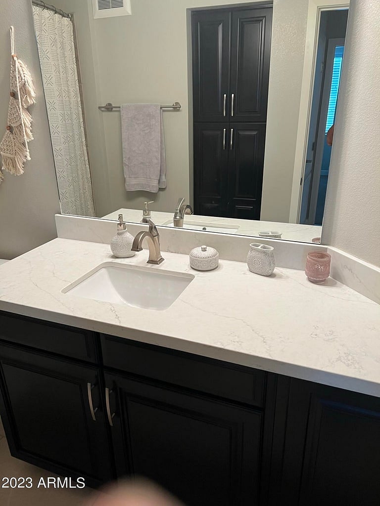 2nd bathroom