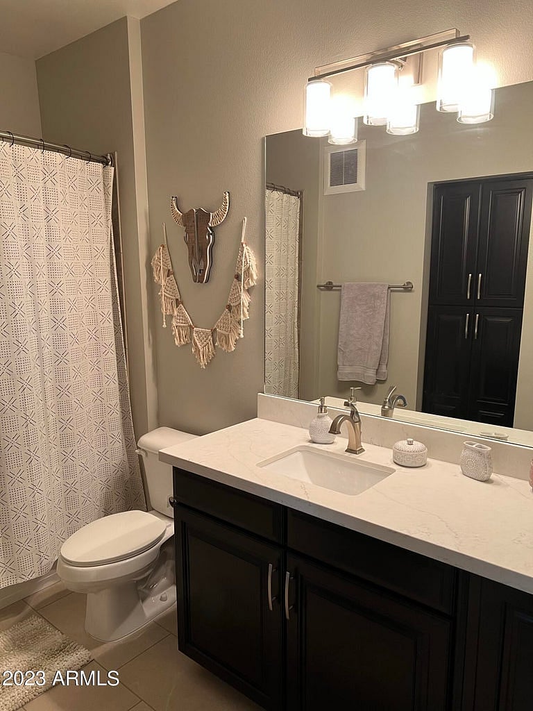 2nd bathroom