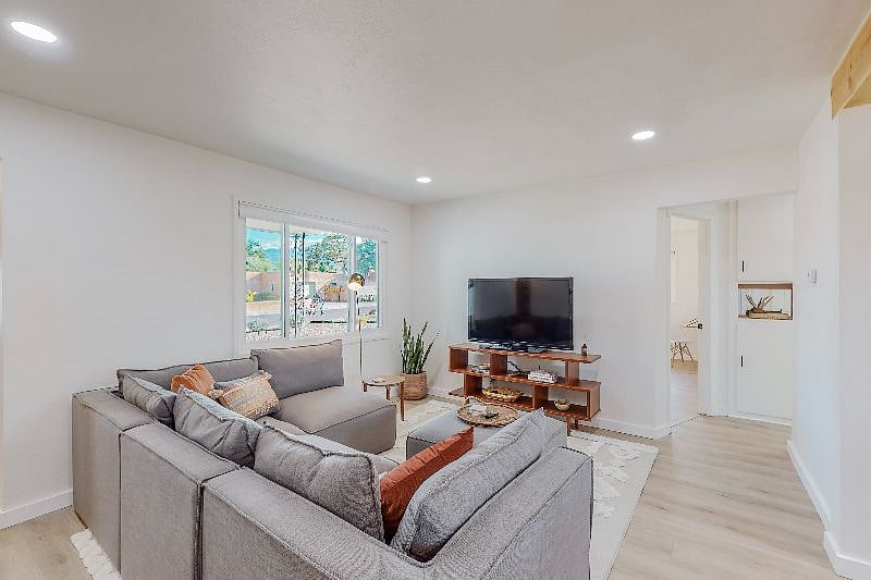 Furnished Finder property 430032_1 photo 12