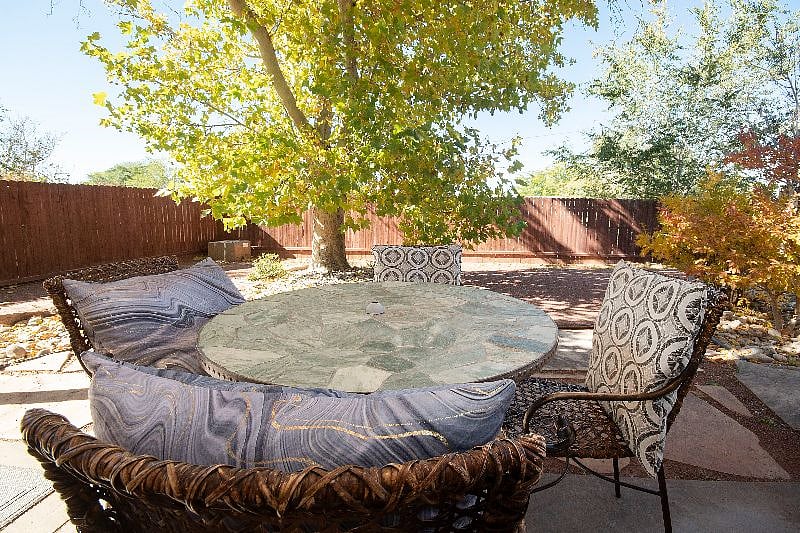 Picturesque and giant backyard welcome you!