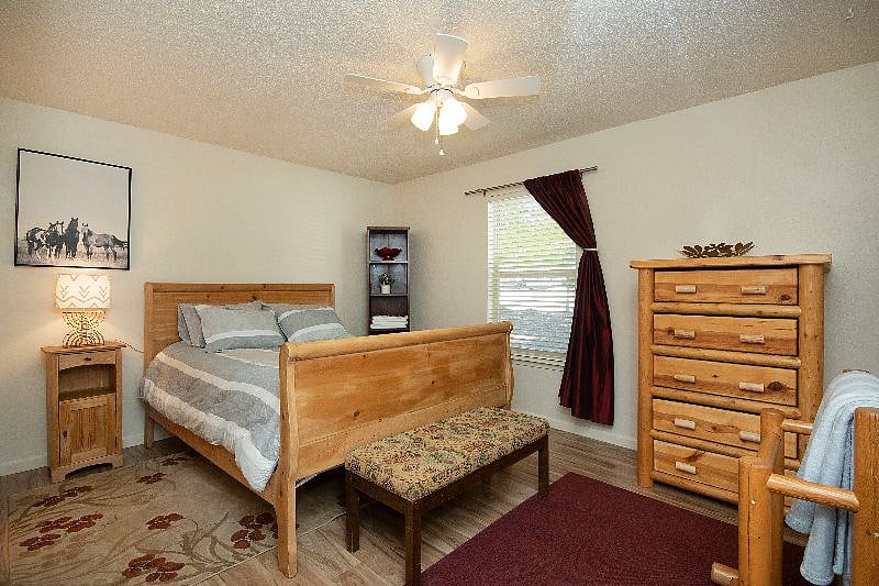 Master bedroom welcomes you by evoking USA Ol' West vibes