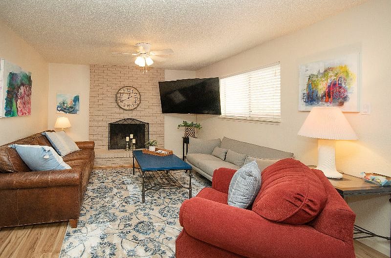 Inviting and comfy living room