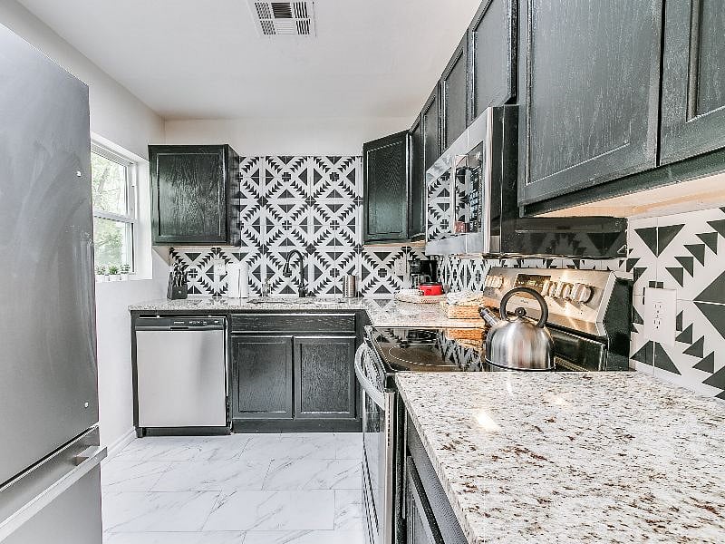 Furnished Finder property 430110_1 photo 20