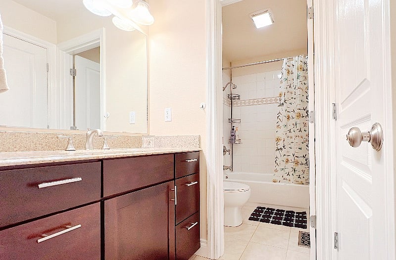 Upstair Full Bath