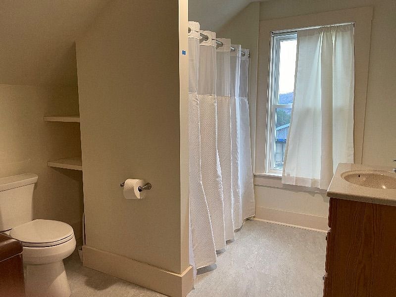 Upstairs shared bathroom