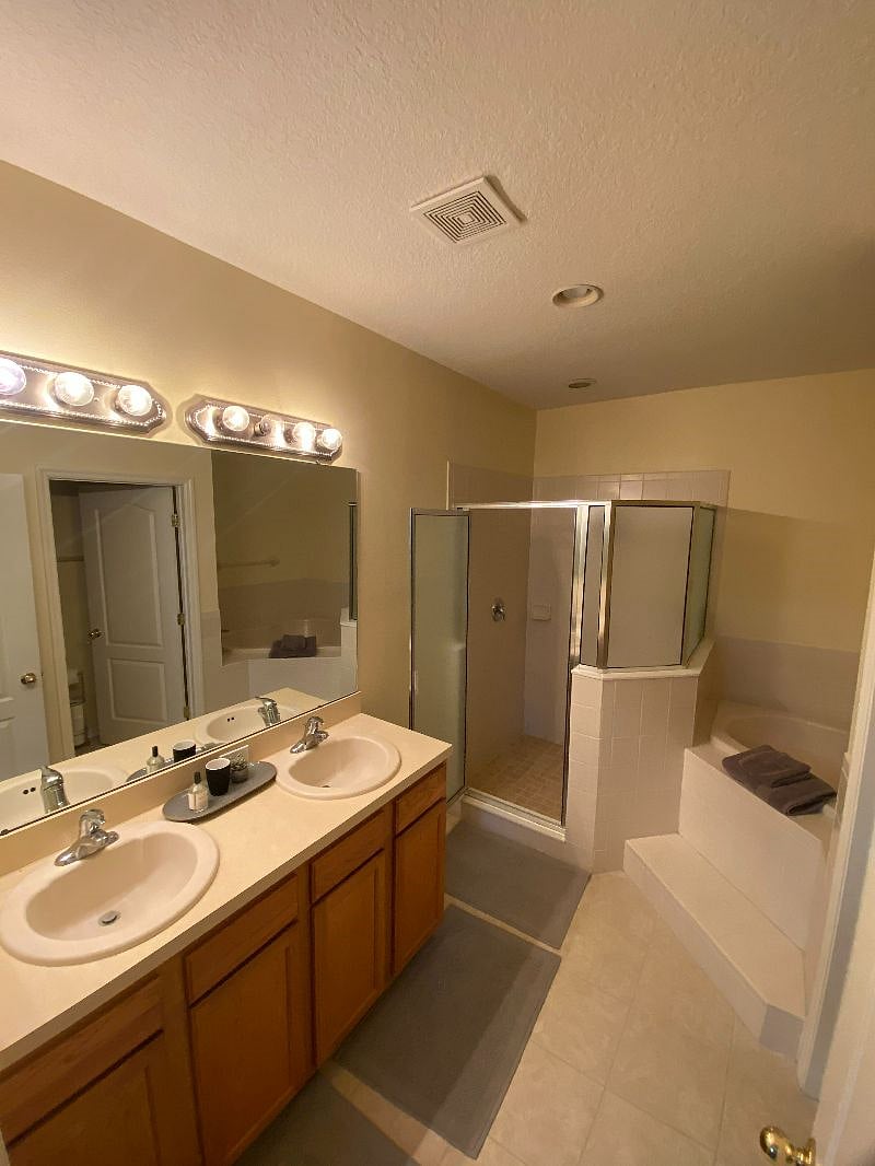 Full Master Bath with Tub
