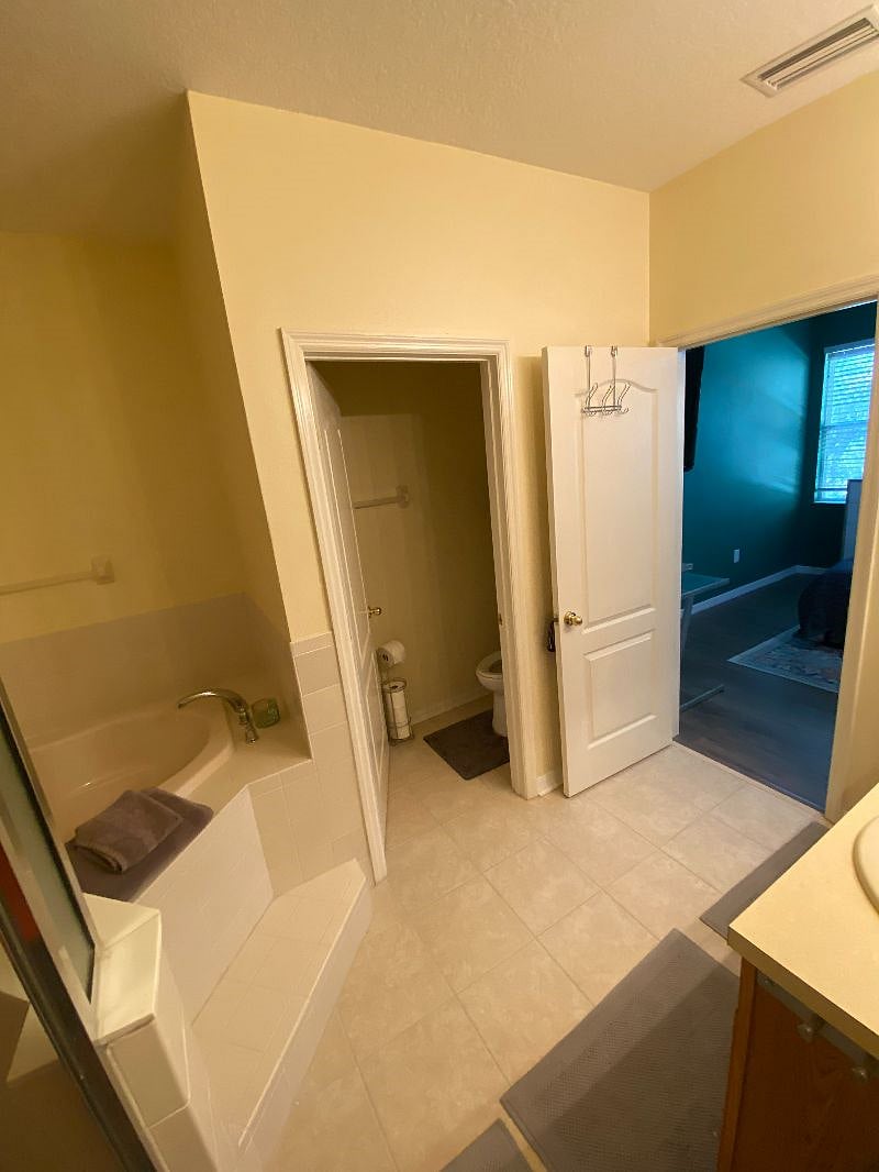 Full Master Bath with Tub