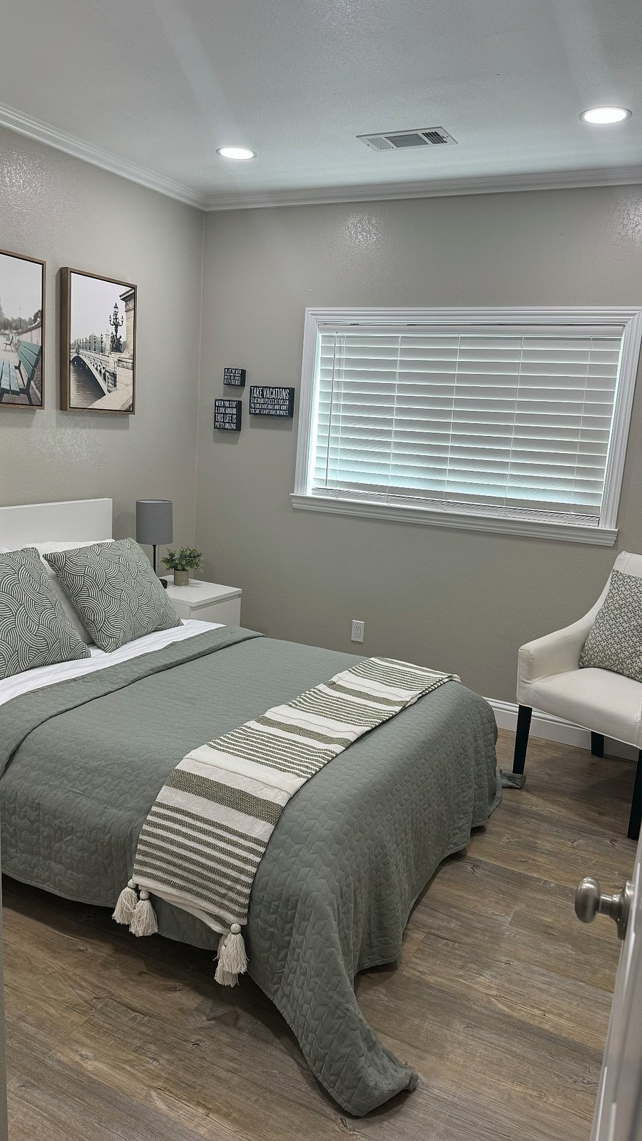 1st bedroom
