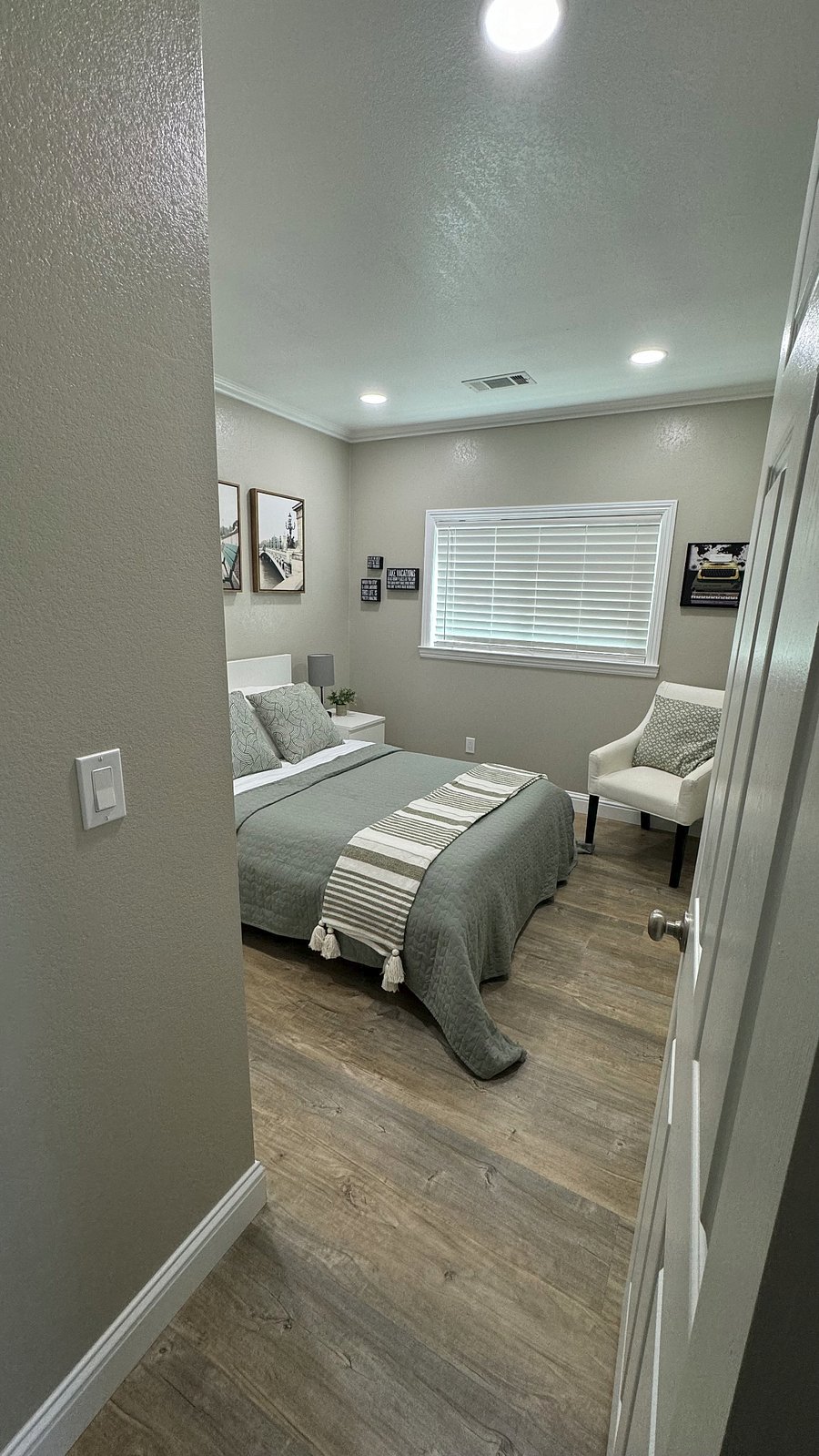 1st bedroom