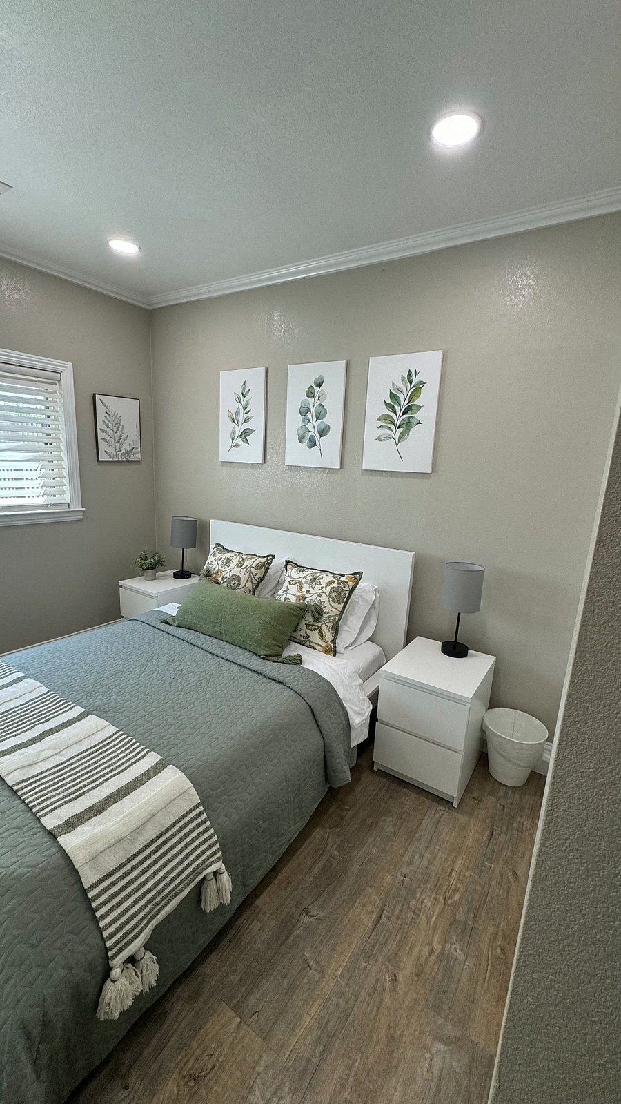 2nd bedroom