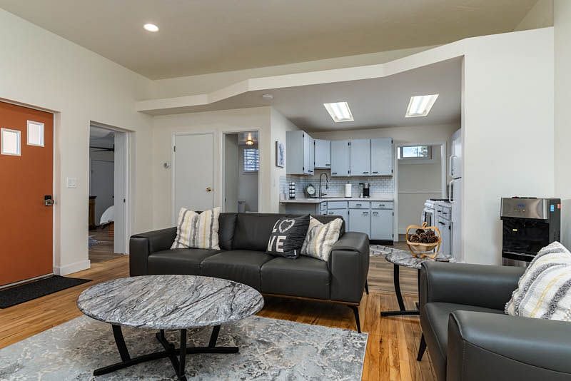 Furnished Finder property 430621_1 photo 4
