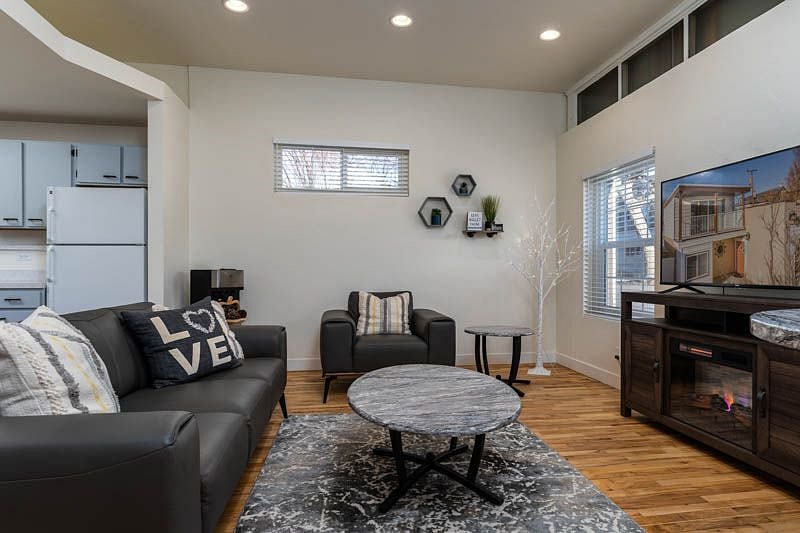 Furnished Finder property 430621_1 photo 3