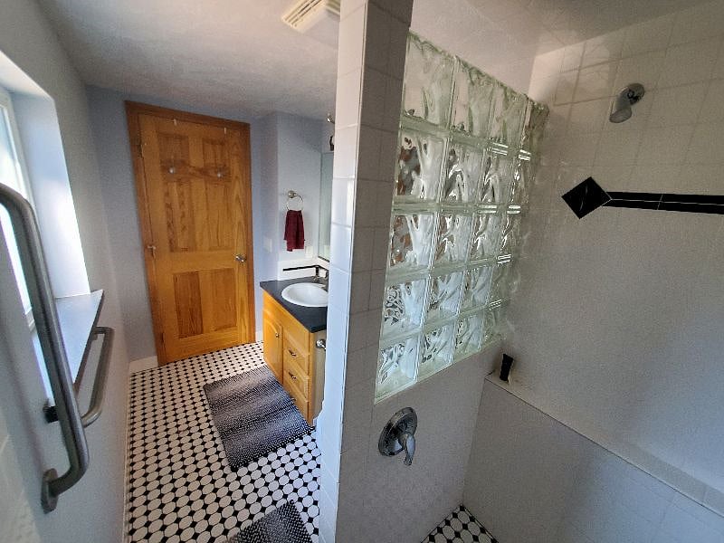 Furnished Finder property 430679_1 photo 11