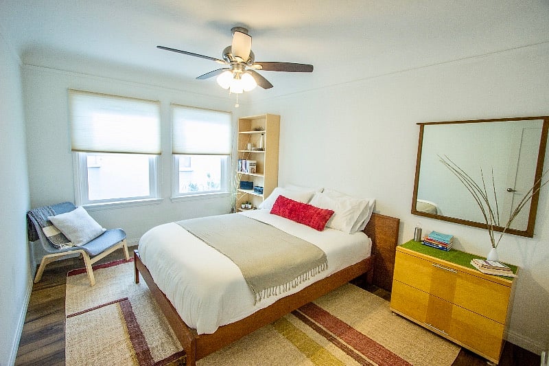 Room 2 with Queen Bed