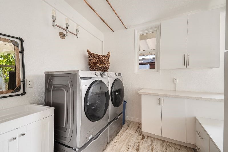 laundry room, washer/dryer and separate sink