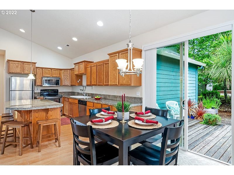 Furnished Finder property 430798_1 photo 16