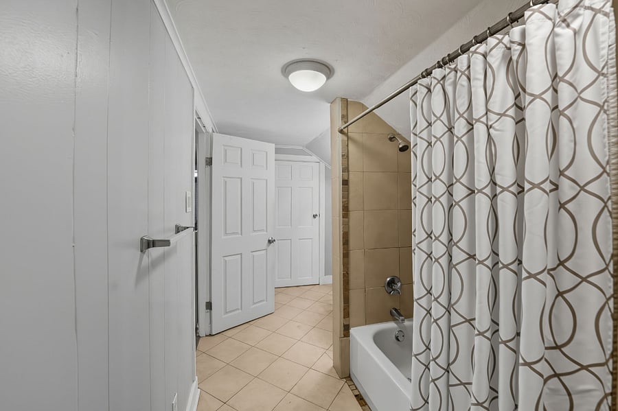 Furnished Finder property 430839_2 photo 9