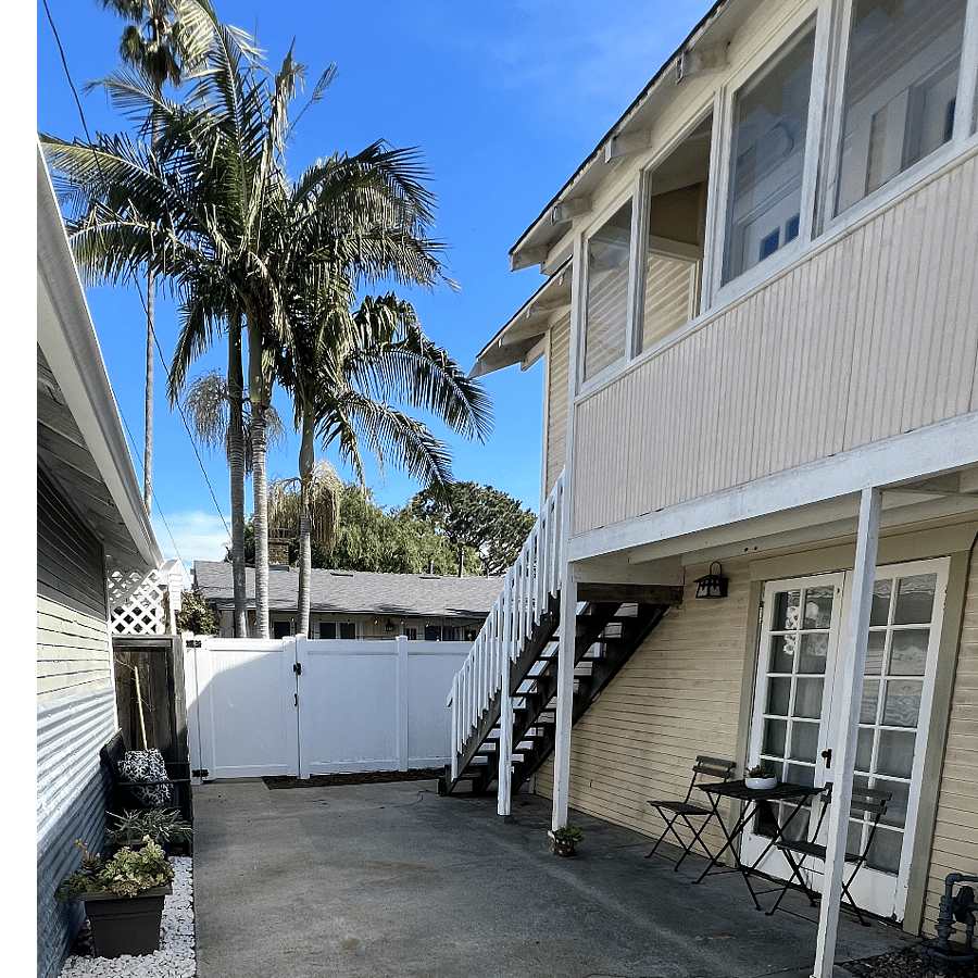 Private car port & patio area