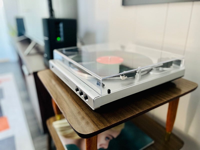 Modern, easy-to-use record player. 