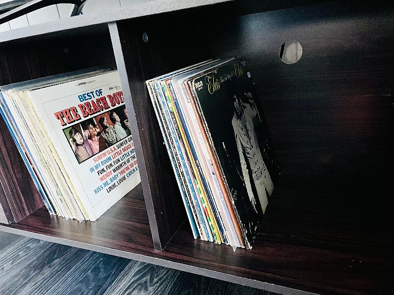 Choose a custom vinyl for your stay!