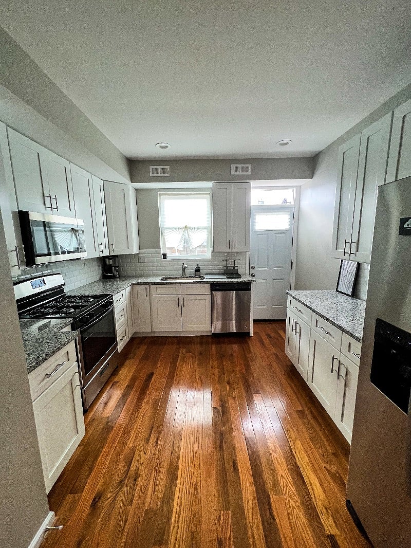 Main Floor - Kitchen