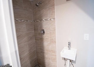 Lower Level - Full Bathroom