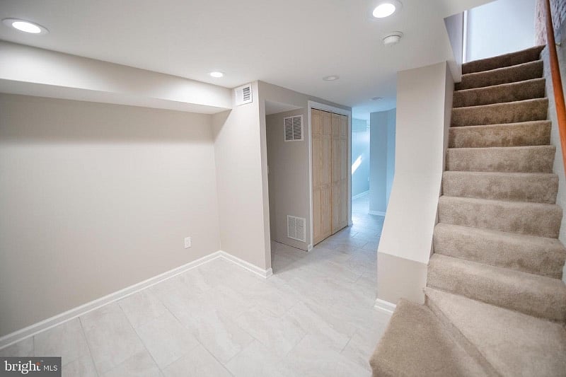 Lower Level Landing - Facing Right