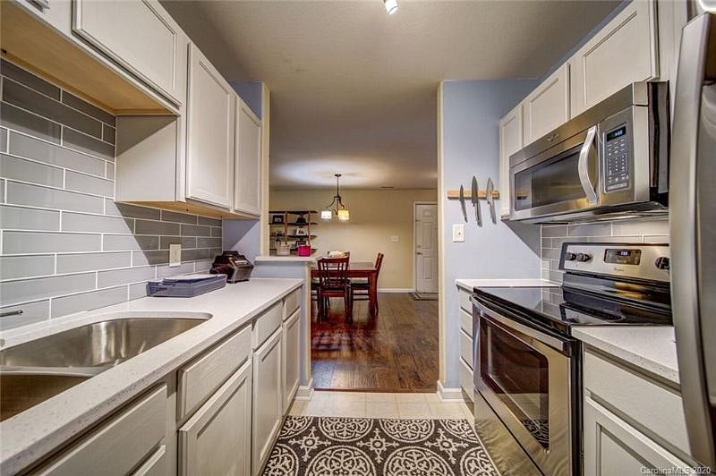 Furnished Finder property 430982_1 photo 15