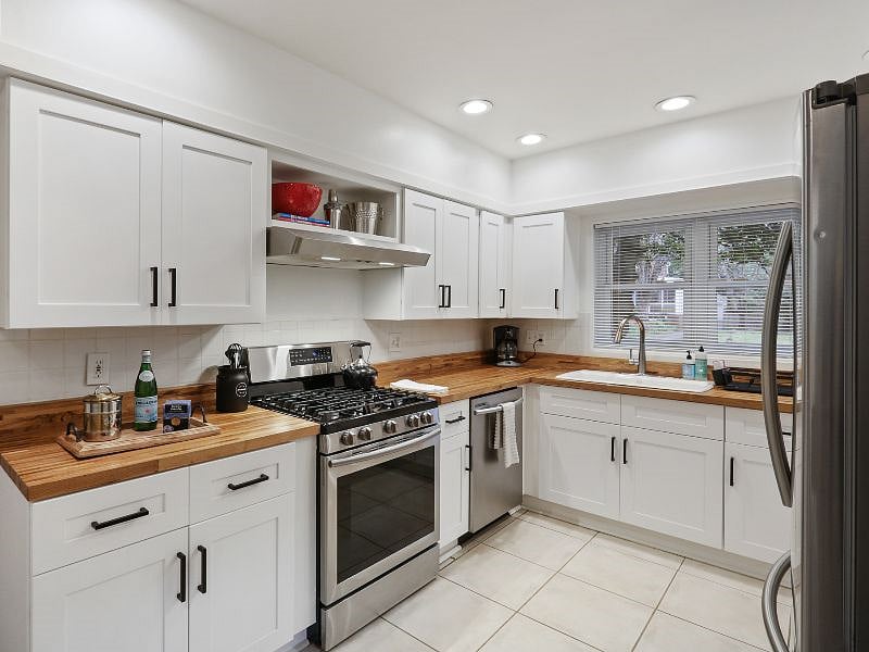 Furnished Finder property 430988_1 photo 14