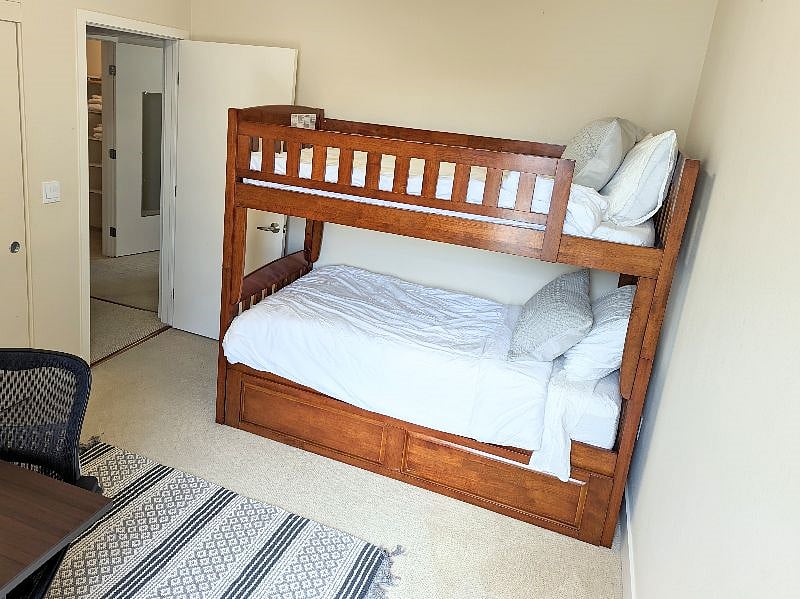 2nd Bedroom (twin bunk)