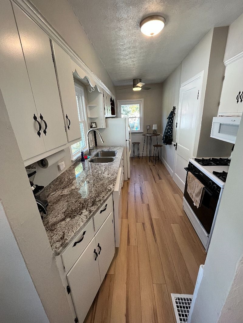 Furnished Finder property 431043_1 photo 21