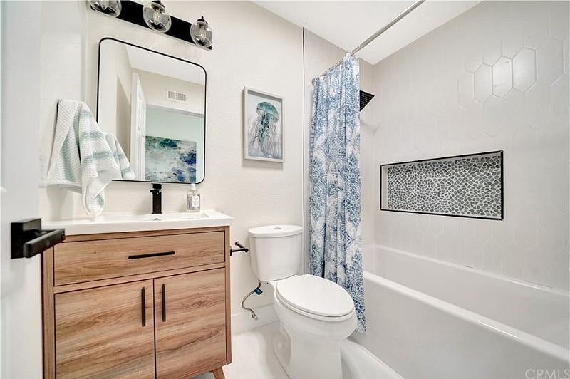 2nd Bathroom